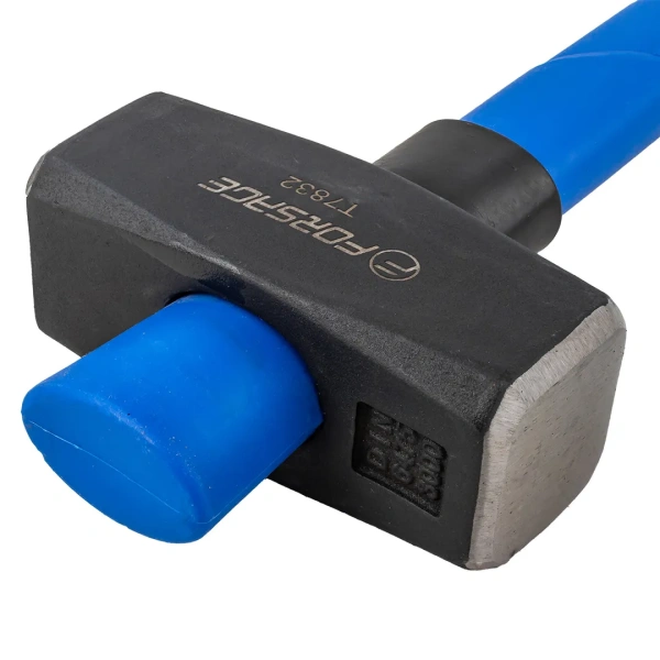 Кувалда с фиберглассовой ручкой и резиновой противоскользящей накладкой (3000г,L ручки-800мм)