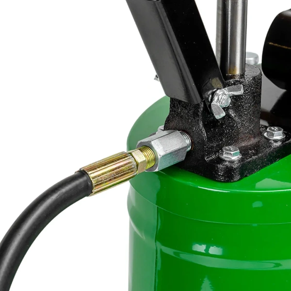 Нагнетатель масла ручной