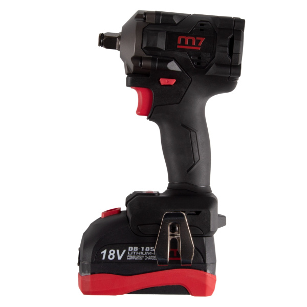 Гайковерт аккумуляторный ударный MIGHTY SEVEN DW-404A (1/2, 900 Нм, 18 В, укороченный, 4 предмета, кейс)