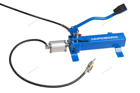 Подъемник для мото и квадроциклов с пневмоприводом г/п 680 кг NORDBERG N4M4
