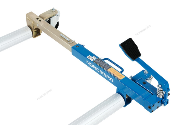 Домкрат подкатной для перемещения авто 680 кг NORDBERG N3S2