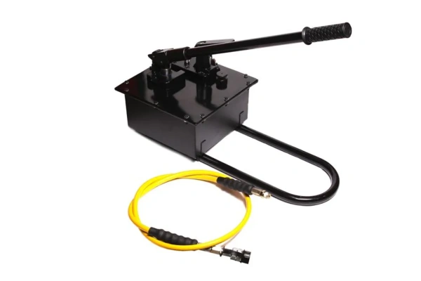 Насос гидравлический ручной (20-700bar,емкость масла-7.5л, длина-740мм,ширина-310мм,высота-330мм)