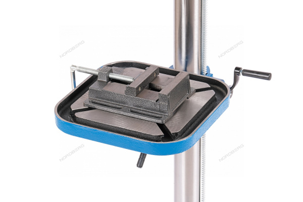 Станок сверлильный NORDBERG ND25111V (1100 Вт, 25 мм, вариатор скорости,тиски)