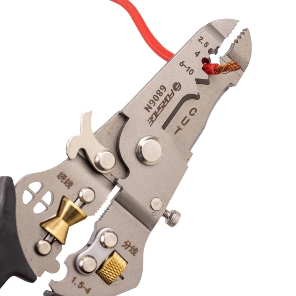 Плоскогубцы многофункциональные 10в1 7''