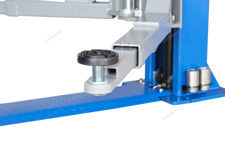 Подъемник двухстоечный 380V 4т асимметричный NORDBERG N4121A-4T-380V