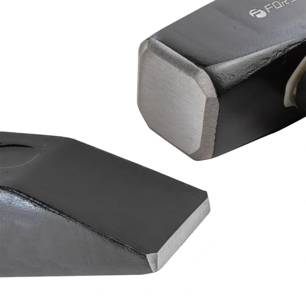 Молоток слесарный с деревянной ручкой (2000г)