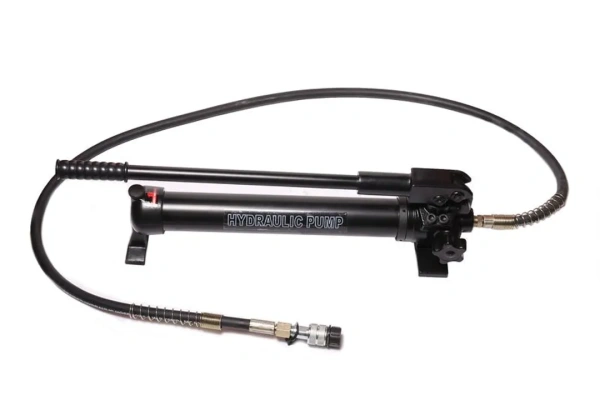 Насос гидравлический ручной (20-700bar,емкость масла-1л, длина-600мм,ширина-120мм,высота-200мм)