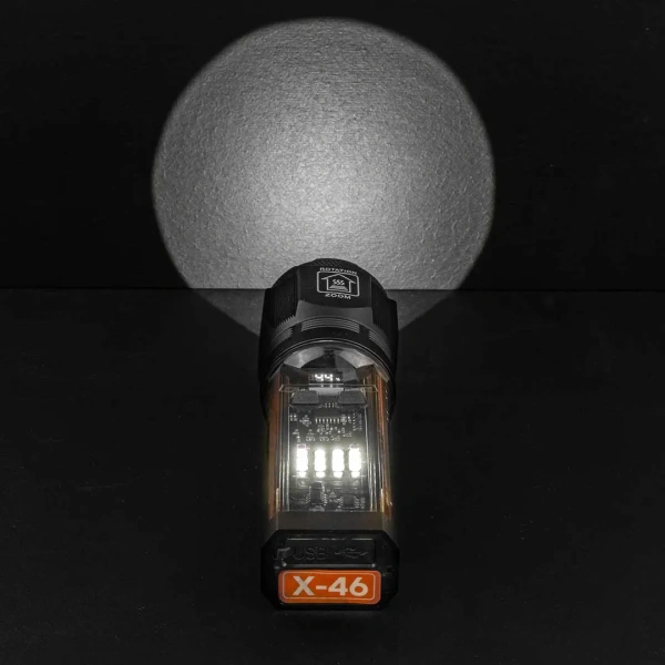 Фонарь ручной аккумуляторный с солнечной панелью (6 режимов работы, аккум. 1800мАч, 15Вт, время работы 2-6ч, время зар. 4ч, max расстояние 2000м)