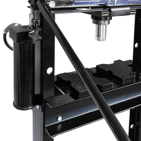 Пресс гидравлический с манометром напольный 20т, (рабочая высота: 0-910мм, рабочая ширина: 490мм, рабочий стол: 200х490мм, ход штока: 185мм)