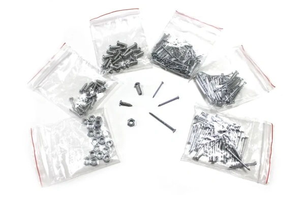 Набор инструментов 555 пр.1/4'' 3/8''(5-19мм, ключи:10-17мм,шарнирно-губцевый инстр.,отвертки,биты,молоток, ключи 6-е Г-обр.-е,расходник)