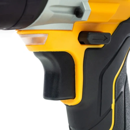 Дрель-шуруповерт аккумуляторная (JCB-18CD-B-E) 18V, max 45Nm в комплекте с зарядным устройством (JCB-18VFC-E) 2.4A и батареей аккум(JCB-20LI-E) 2.0AH