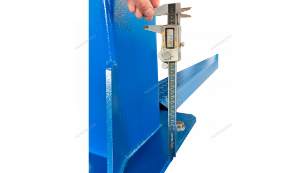 Подъемник 2х стоечный NORDBERG N4120BM-4B 4т (220/380V) со снятием стопоров с одной колонны