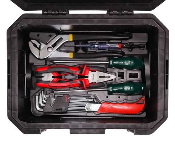 Набор инструментов 65пр.1/2''(8-32мм, ключи:8-19мм,шарнирно-губцевый инстр.,отвертки+лопата 9в1,перчатки, кейс-слесарный стул max нагр.120кг)в кейсе