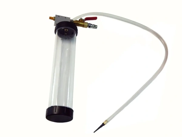 Пресс-масленка пневматическая с гибким шлангом, 800мл(L шланга: 700мм)