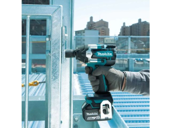 Аккум. ударный гайковерт MAKITA LXT DTW700RF1J в кейсе