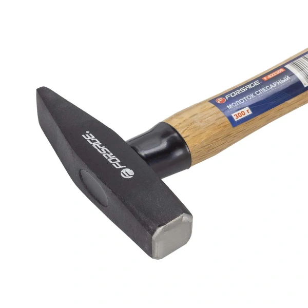 Молоток слесарный с деревянной ручкой и пластиковой защитой у основания (300г)