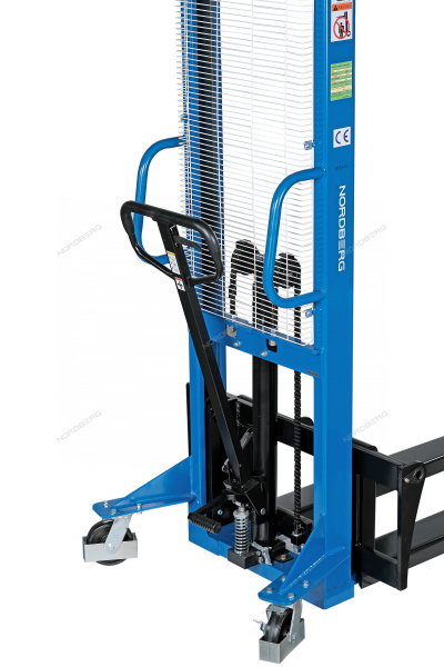 Штабелер ручной гидравлический 1,5 т NORDBERG N3906-15