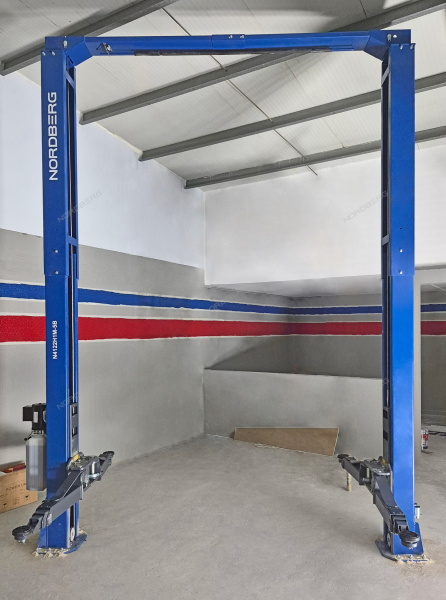 Подъемник 380V двухстоечный 5т с верхней синхронизацией синий NORDBERG N4122H1M-5B