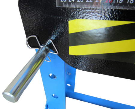 Настольный гидравлический пресс AE&T T61215 (15т)