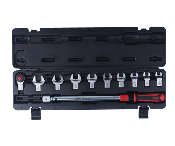 Ключ динамометрический с насадками JTC 6835K (40-210 Нм, 14-18 мм, 13-30 мм, 11 предметов)