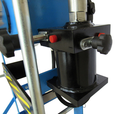 Настольный гидравлический пресс AE&T T61215 (15т)