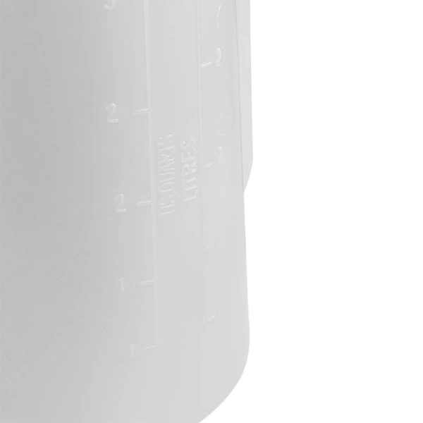 Емкость мерная пластиковая для заливки масла 3л с крышкой Емкость мерная пластиковая для заливки масла 3л с крышкой