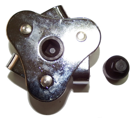 Съемник фильтра масляного трехлапый AE&T TJ-2