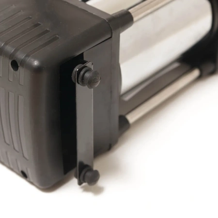 Компрессор поршневой автомобильный двухцилиндровый в пластиковом кейсе с цифровым манометром F-98 ''FORSAGE''(65л/мин, 23А) 12V