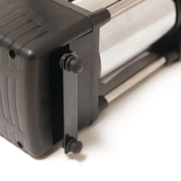 Компрессор поршневой автомобильный двухцилиндровый в пластиковом кейсе с цифровым манометром F-98 ''FORSAGE''(65л/мин, 23А) 12V