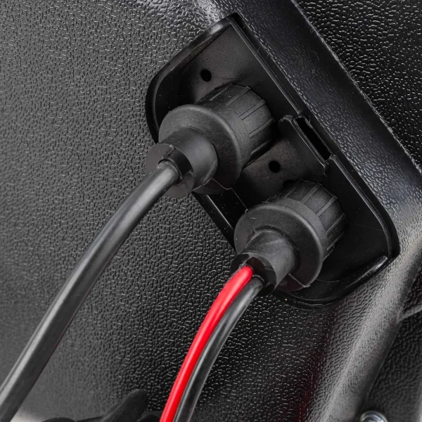 Лебедка электрическая автомобильная 12В, 300W, 900кг (крепление за ''фаркоп'', стальной трос-10м) Лебедка электрическая автомобильная 12В, 300W, 900кг (крепление за ''фаркоп'', стальной трос-10м)