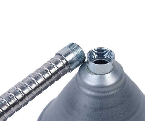 Воронка металлическая JTC 3109A (гибкий слив, 140 мм, V=0,8 л, L=630 мм)