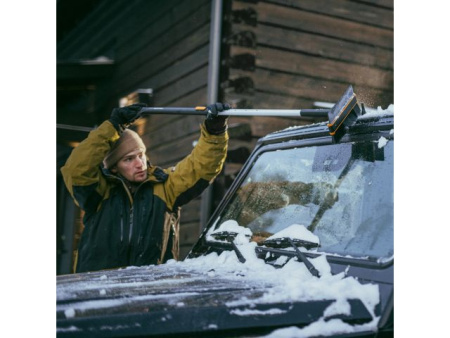 Щетка для снега 96-121см телескоп. со скребком X-series FISKARS