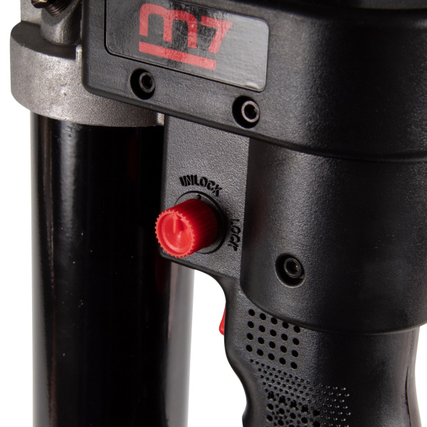 Шприц плунжерный 400 мл аккумуляторный MIGHTY SEVEN DGG-102