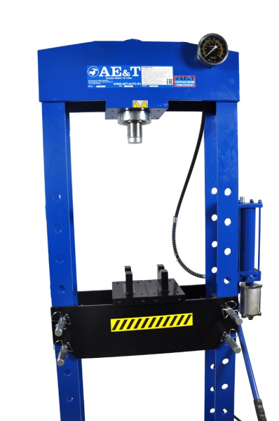 Гидравлический пресс AE&T T61230A (30т) с пневмоприводом