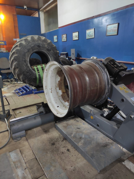 Стенд шиномонтажный для грузовых автомобилей 14-56" Хорекс Авто LC590D