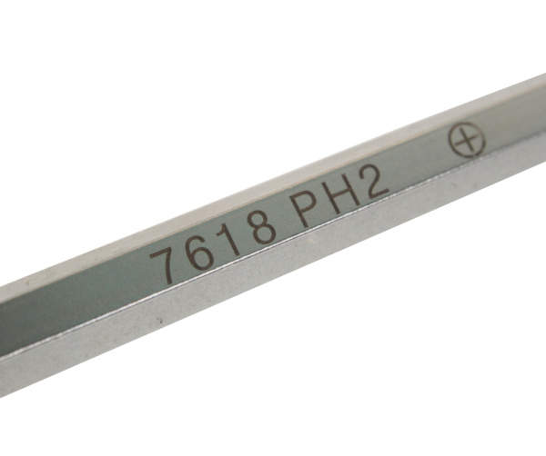 Отвертка крестовая усиленная со сквозным стержнем JTC 7618 (PH 2,0х100 мм)