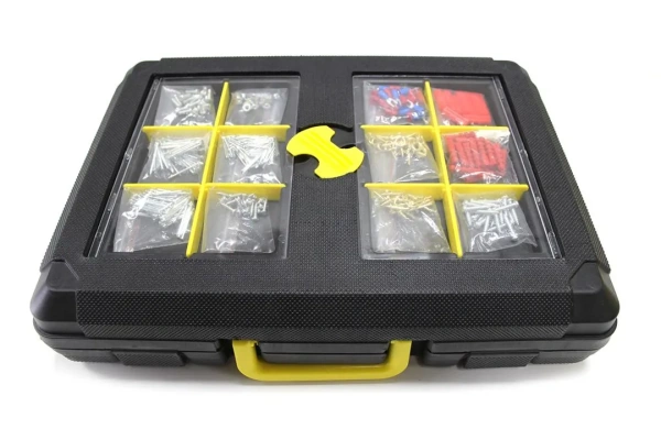 Набор инструментов 555 пр.1/4'' 3/8''(5-19мм, ключи:10-17мм,шарнирно-губцевый инстр.,отвертки,биты,молоток, ключи 6-е Г-обр.-е,расходник)