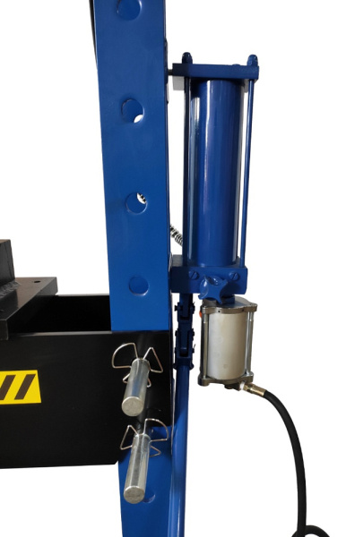 Гидравлический пресс AE&T T61230A (30т) с пневмоприводом