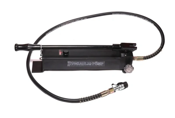 Насос гидравлический ручной (20-700bar,емкость масла-2.5л, длина-710мм,ширина-150мм,высота-210мм)