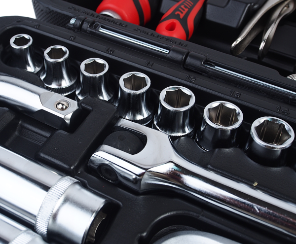 Набор инструментов 156 предметов слесарно-монтажный 1/4",1/2" 6-ти гранных в кейсе JTC-H156C-B72