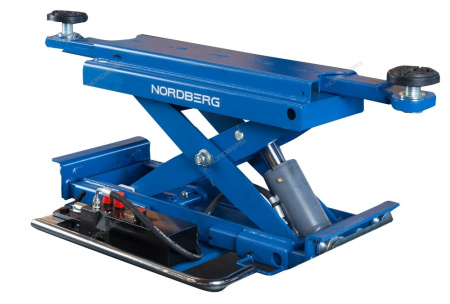 Подъемник четырехстоечный 4.5т NORDBERG 4445J c ручной траверсой 2т для слесарных работ