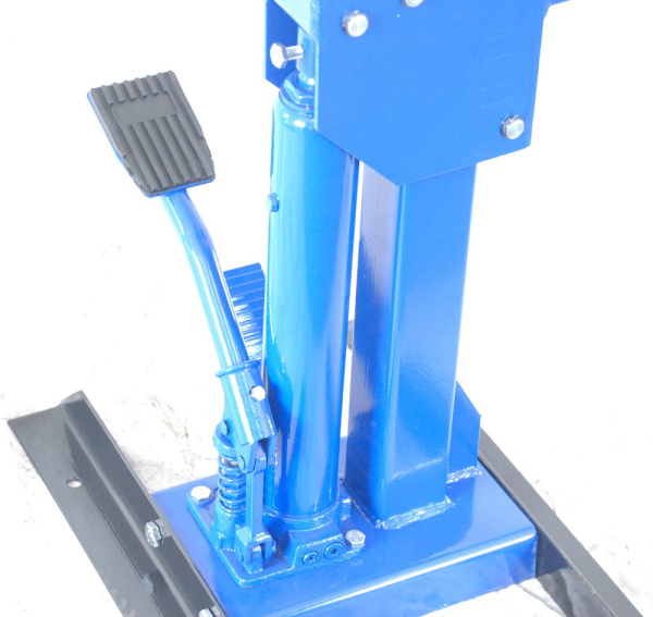 Стяжка пружин гидравлическая 990 кг AE&T T01402