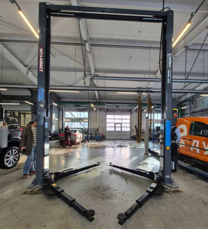 Подъемник двухстоечный электрогидравлический г/п 5.5 т BETA 55MCT