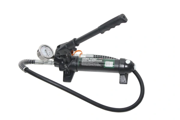 Насос гидравлический с манометром 4т (объем масла - 0.25л, давление - 630 bar )