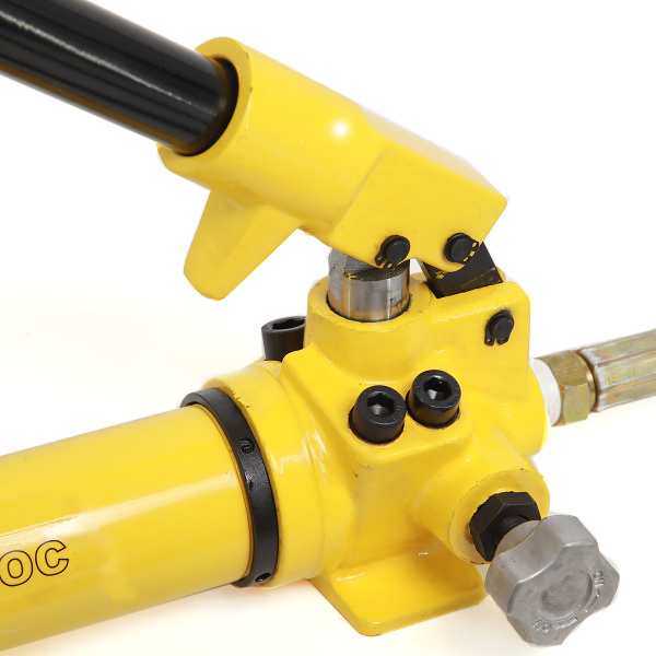 Гидравлический насос ручной 0,6 л. Car-Tool CT-E1131