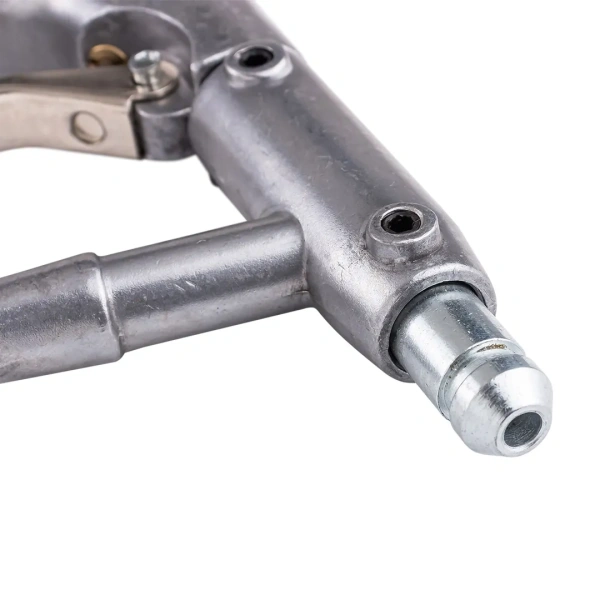 Пневмопистолет пескоструйный шлангового типа (3 сменных сопла, вход 1/4'', шланг 1.8м, расход воздуха 280-400л/мин, давление 5-8бар) в блистере