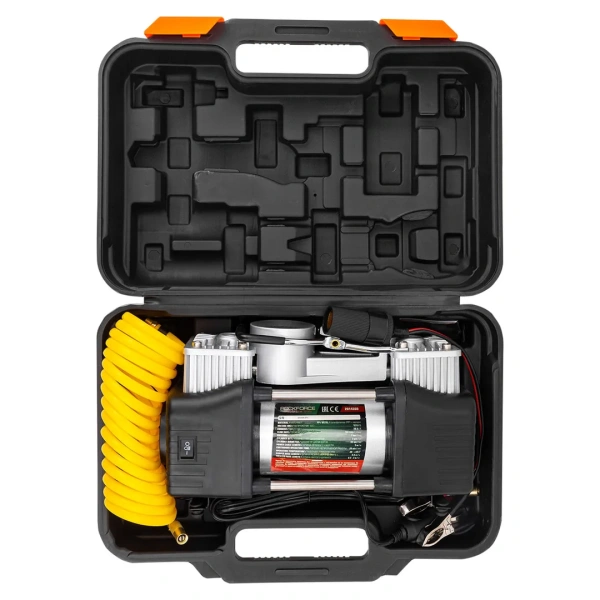 Компрессор автомобильный поршневой двухцилиндровый с аналоговым манометром и встроенным фонарем (12В, 20А, 65л/мин, 7бар) в пласт.кейсе