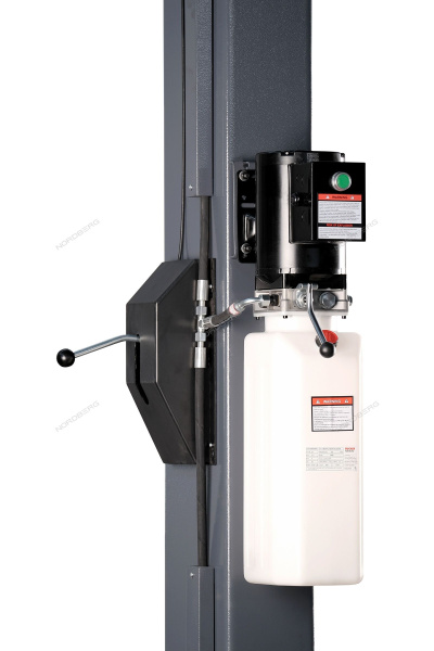 Подъемник двухстоечный с верхней синхронизацией NORDBERG N4124HM-4,5G (4,5 т, 380 V)