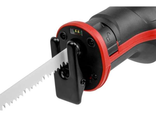 Сабельная пила WORTEX SR 2012 E в кор. + 2 пильных полотна 1200 Вт, дер. 210 мм, ход 30 мм, рег.об.