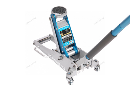 Домкрат подкатной алюминиевый в сумке 1,5 т NORDBERG N32015